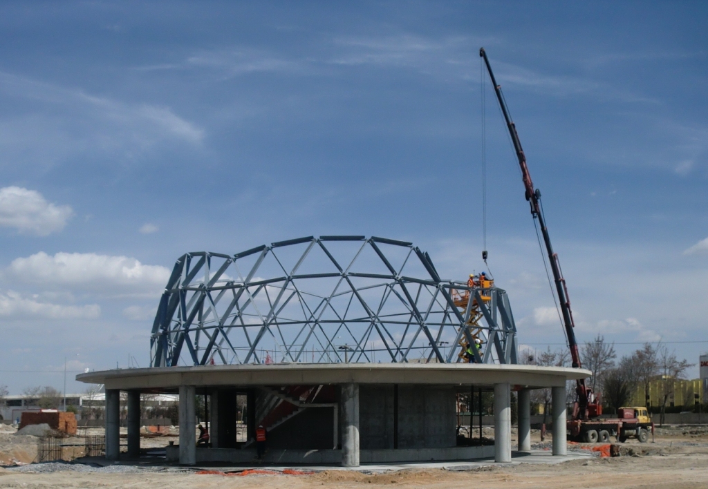 Konya Bilim Merkezi Planetaryum Binası, çelik örgü kabuk yapı montajı tamamlandı.